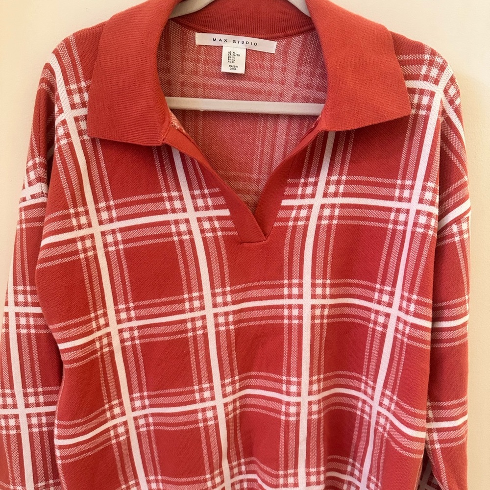 Collared sweater size XL